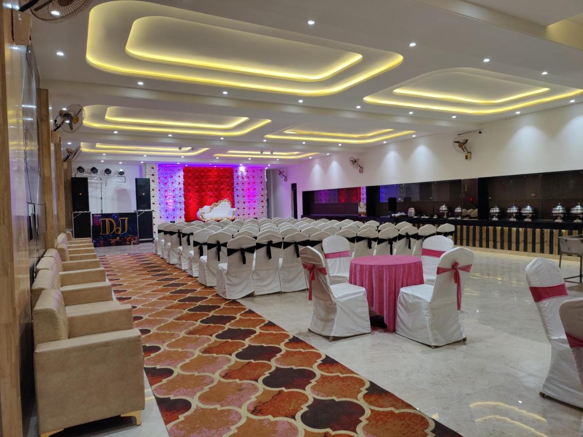 Hotel Ganpati Palace Mathura Dış mekan fotoğraf
