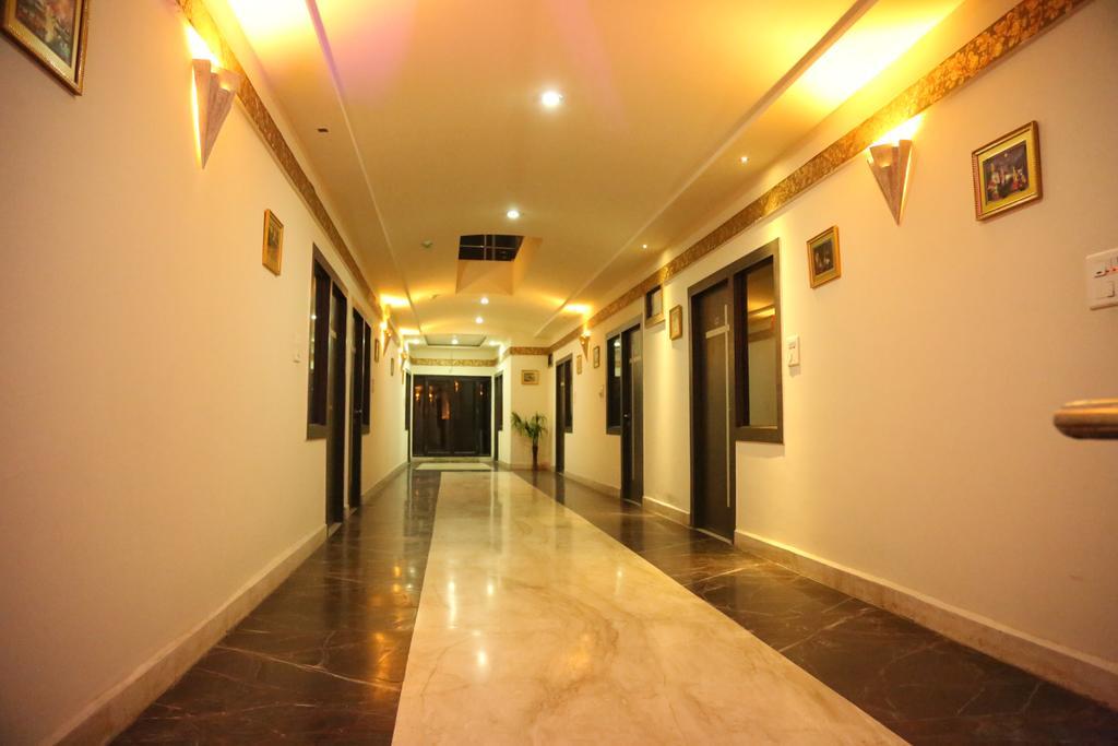 Hotel Ganpati Palace Mathura Dış mekan fotoğraf