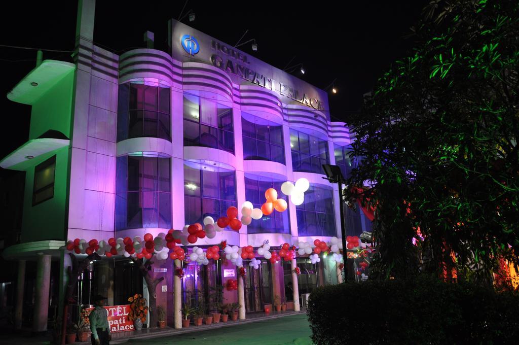Hotel Ganpati Palace Mathura Dış mekan fotoğraf