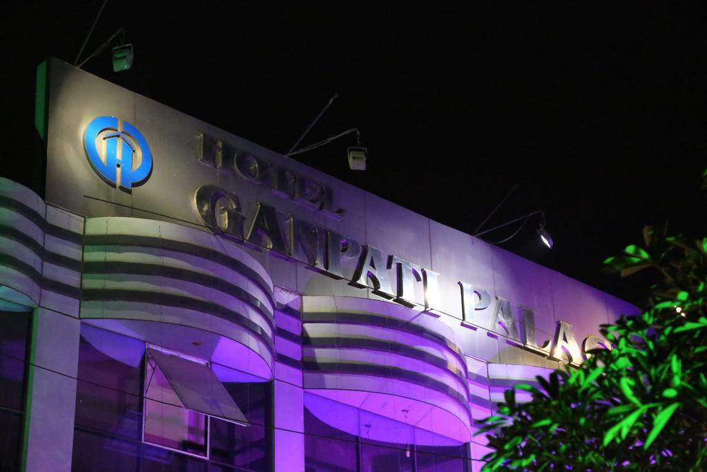 Hotel Ganpati Palace Mathura Dış mekan fotoğraf